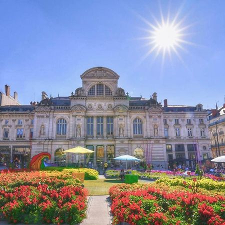 Bienvenu En Anjou Apartment Angers Bagian luar foto