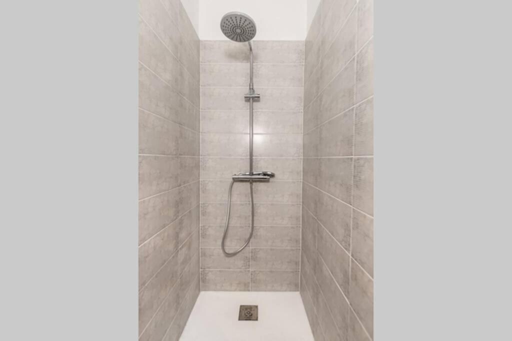 Bienvenu En Anjou Apartment Angers Bagian luar foto